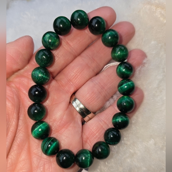 10mm Green Tiger Eye Bracelet - Picture 2 of 10